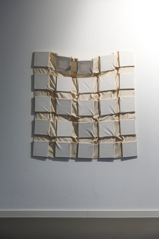 "Raster", 2015, Acryl/Öl/Nessel/Keilrahmen, ca. 125 x 125 cm